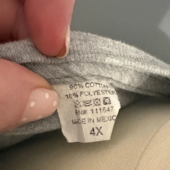 Kohl's Gray 'Kim's Antiques' Graphic Short Sleeve Tee - Gilmore Girls - Picture 2 of 5